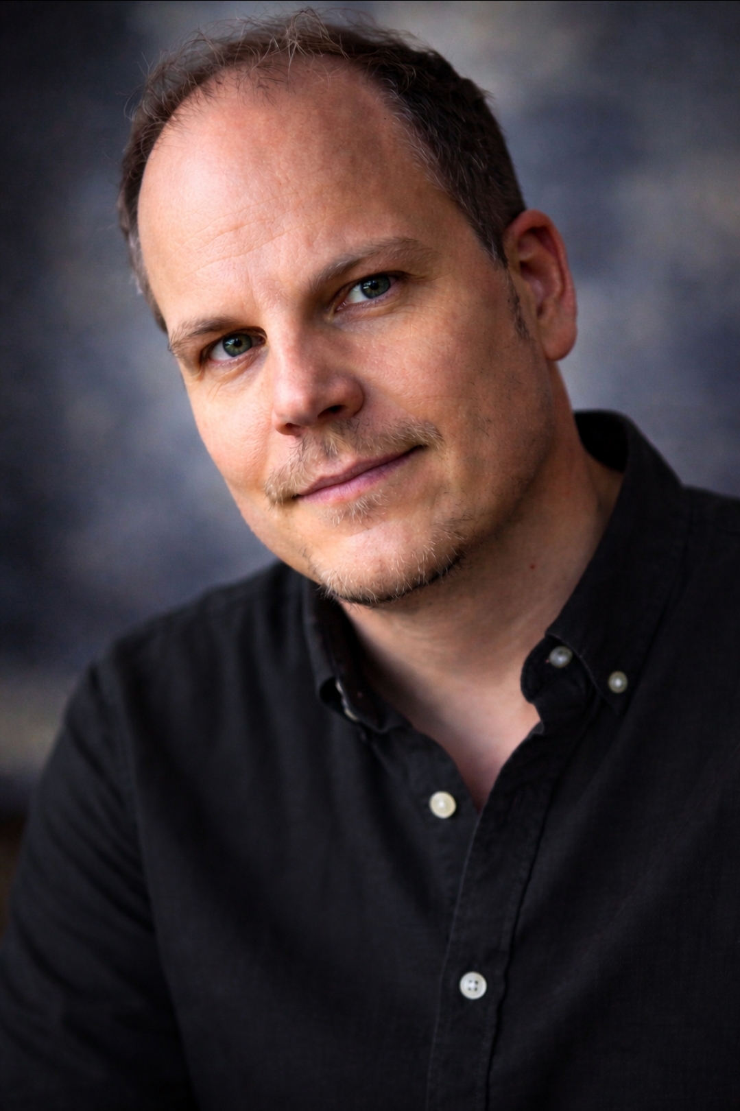 Stilfærdig autoritet.