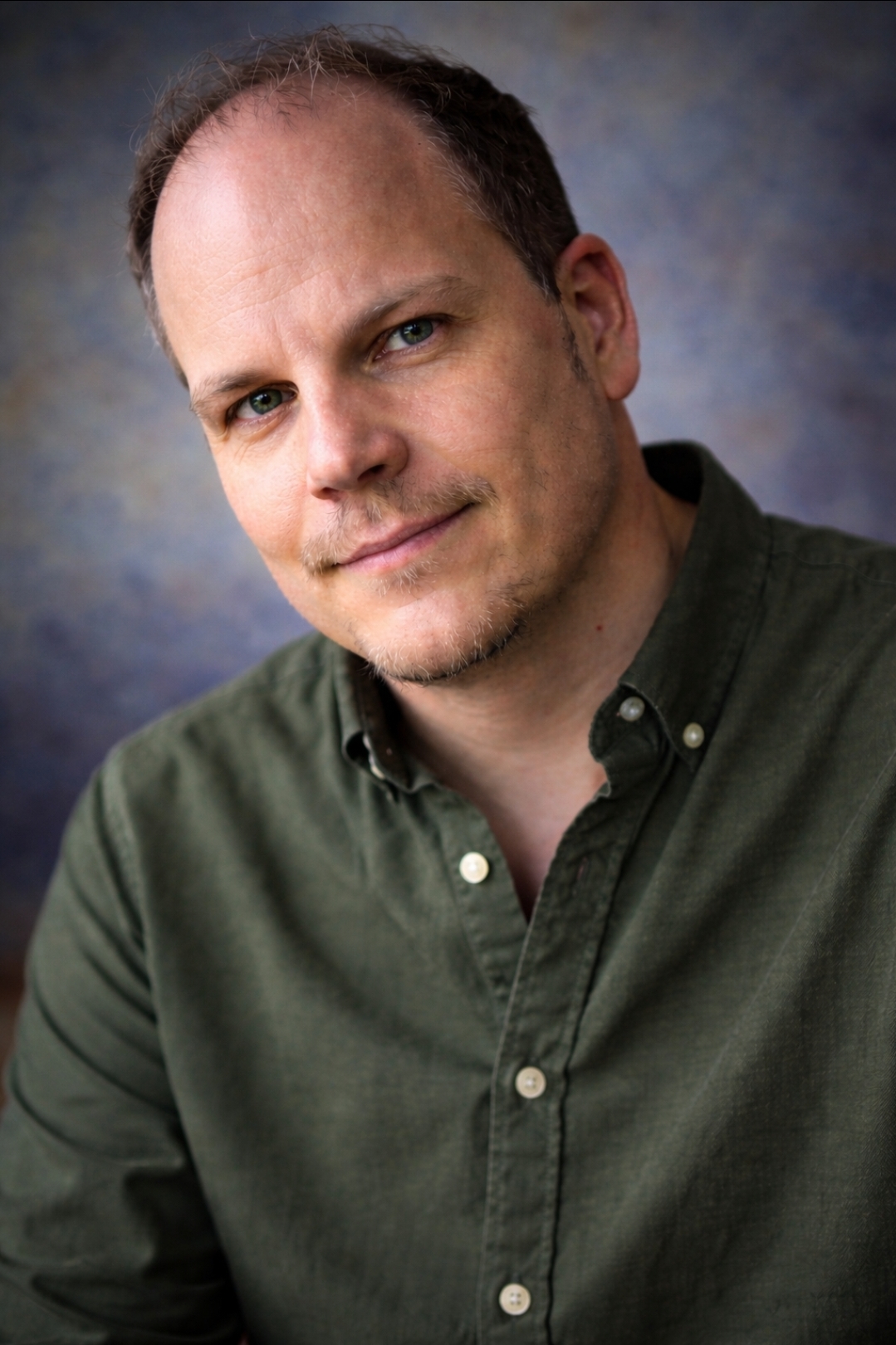 Nærværende og jordnær.